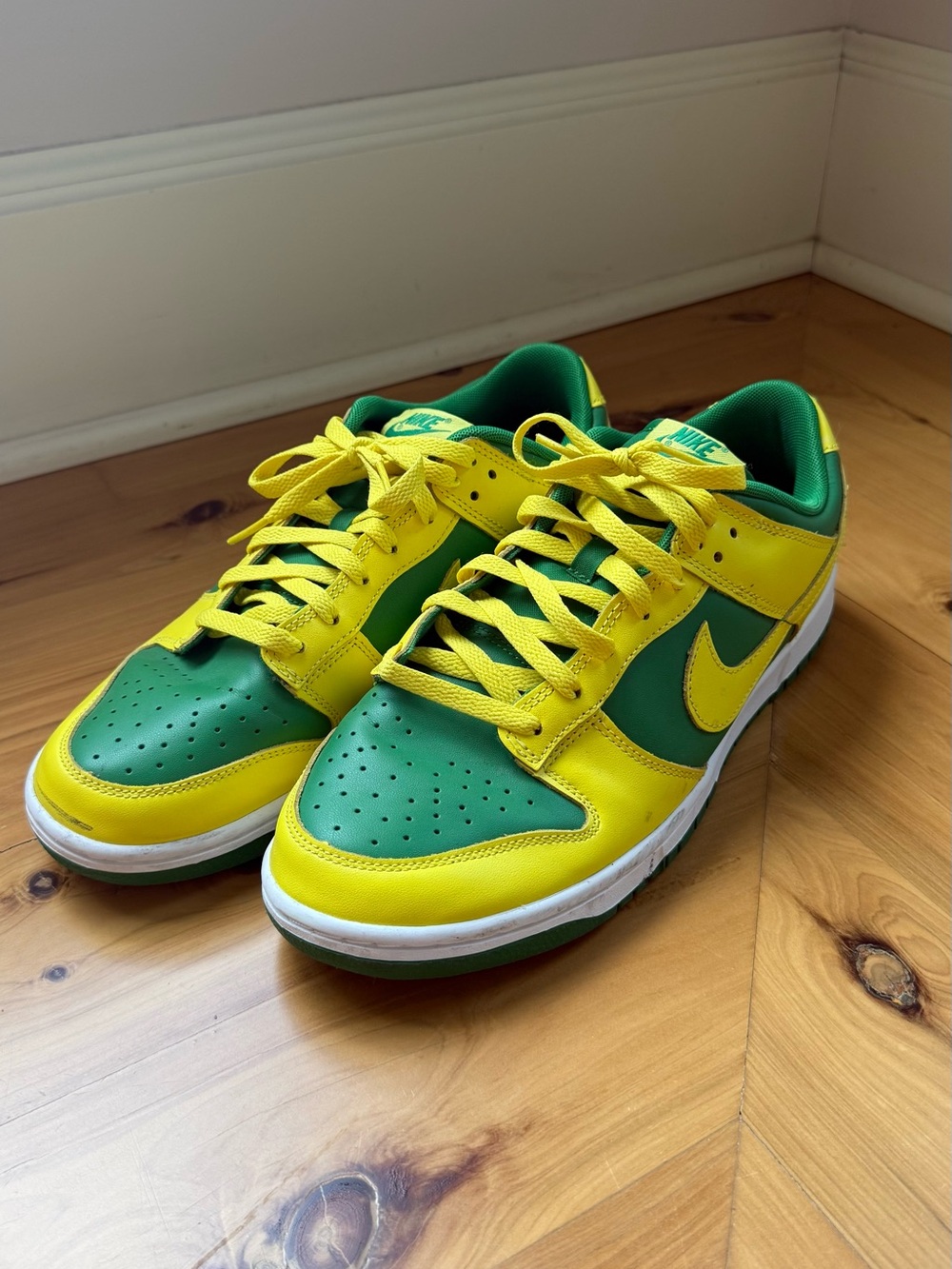 Nike Dunks “Reverse Brazil” - Picture 2 of 5